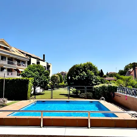 Holibai, Chulina, Vacaciones Familiares En Baiona, Espacio, Piscina Y Playa A Un Paseo